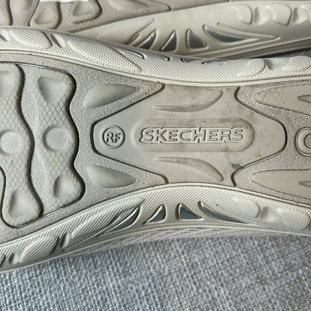 Skechers Women's Reggae Fest - Willows
Size 9 - Picture 14 of 15